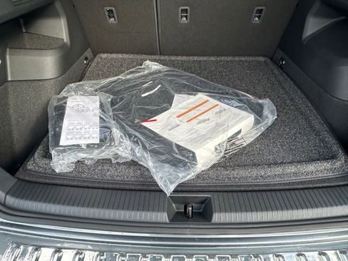 New 2026 Volkswagen Tiguan SE image 18