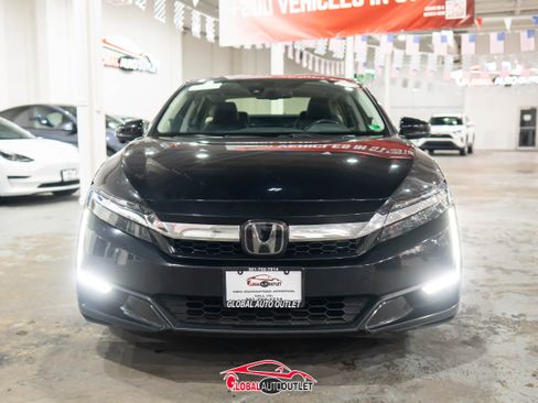Used 2018 Honda Clarity Touring image 2