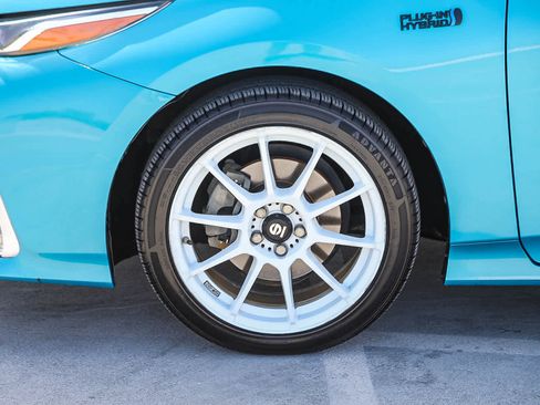 Used 2020 Toyota Prius Prime XLE w/ Carpet Mat Package FWD image 10