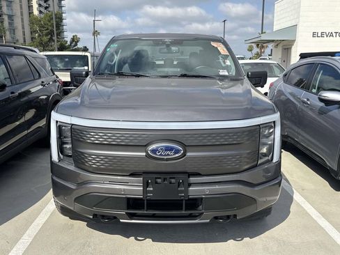 Used 2022 Ford F150 Lightning XLT AWD/4WD image 11