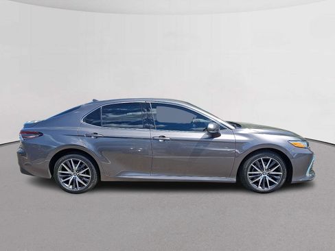 Used 2022 Toyota Camry XLE AWD/4WD image 12