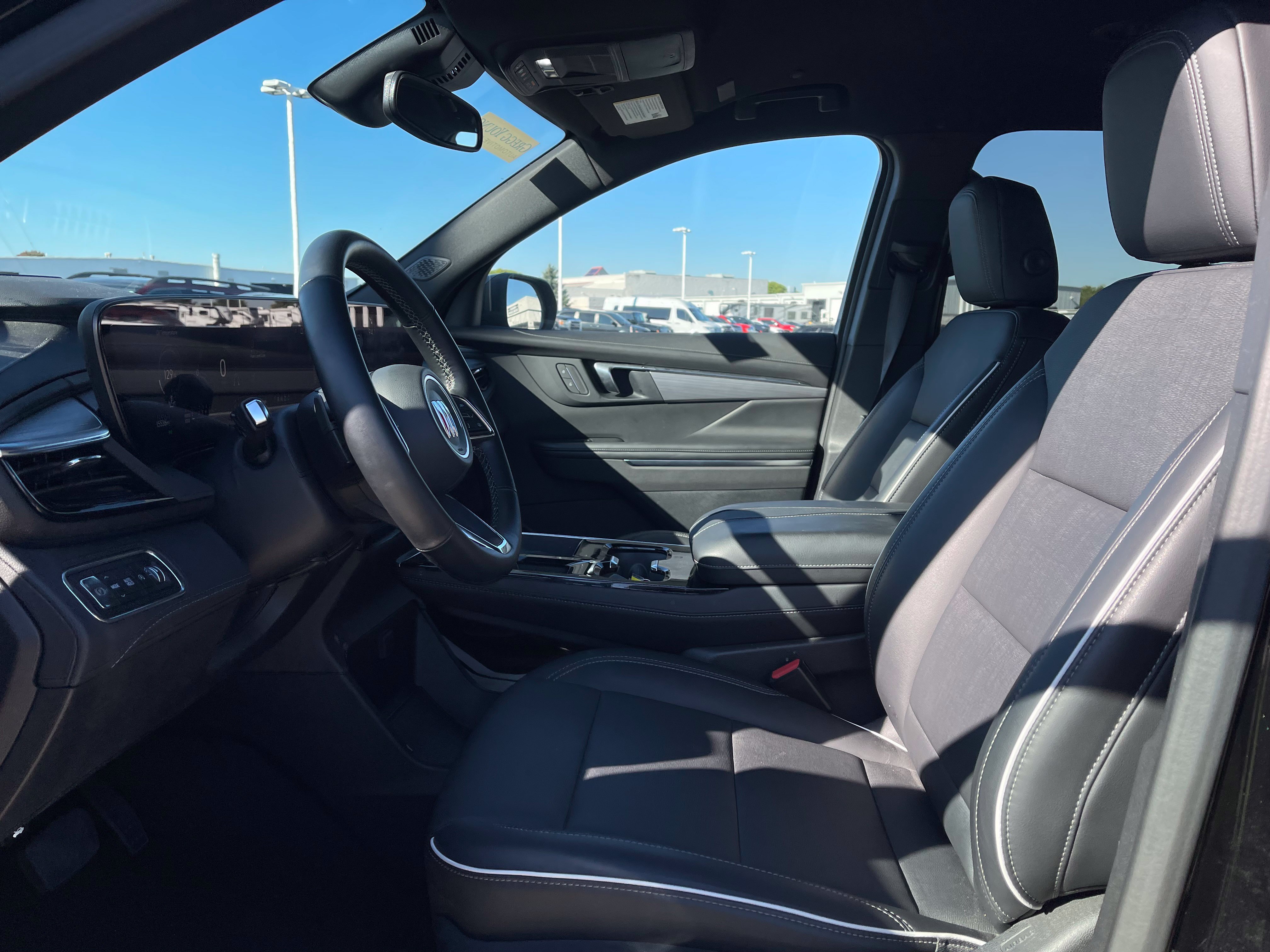 Used 2025 Buick Enclave Preferred FWD image 13