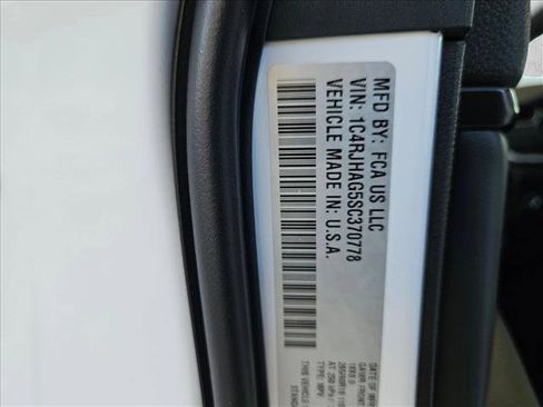 New 2025 Jeep Grand Cherokee Laredo X image 17