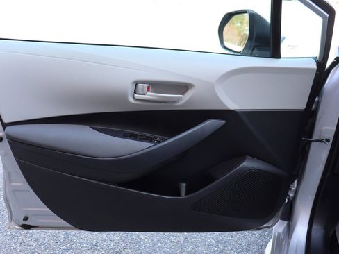 Used 2023 Toyota Corolla LE image 22