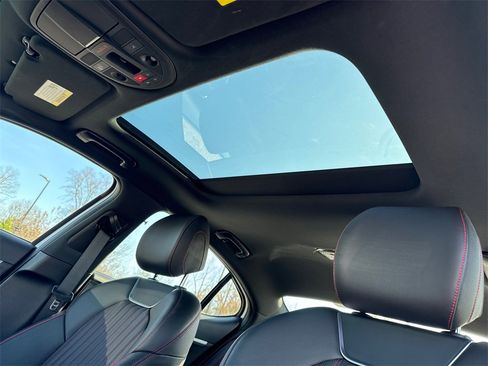 Used 2025 Genesis G70 3.3T Advanced image 32