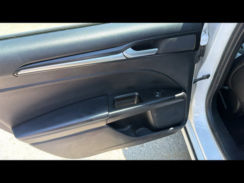 Used 2020 Ford Fusion Titanium AWD/4WD image 22