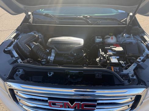 Used 2018 GMC Acadia SLT image 28