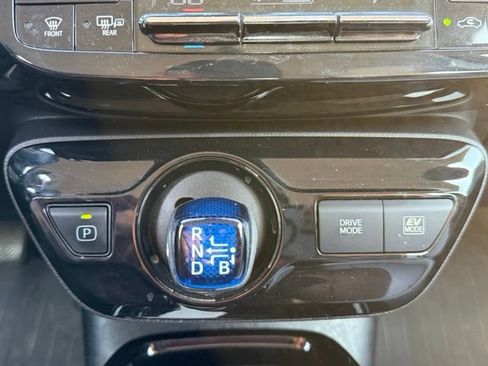 Used 2020 Toyota Prius XLE w/ Advanced Technology Package AWD/4WD image 18