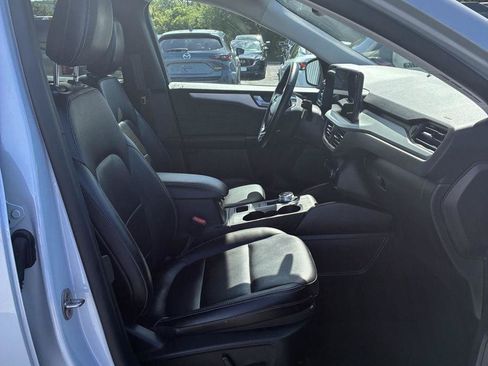 Used 2025 Ford Escape Platinum AWD/4WD image 16