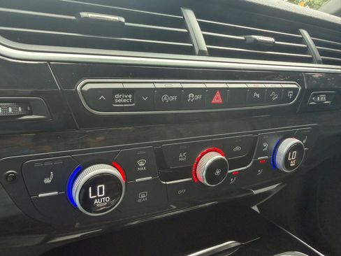 Used 2017 Audi Q7 3.0T Premium AWD/4WD image 40