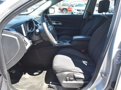 Used 2017 Chevrolet Equinox LS FWD image 16