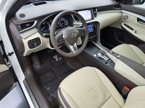Used 2019 INFINITI QX50 Essential w/ Sensory Package image 10