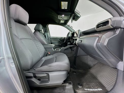 Certified 2025 Toyota Tacoma SR5 AWD/4WD image 27