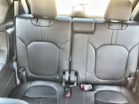 Used 2025 Honda Pilot TrailSport image 31