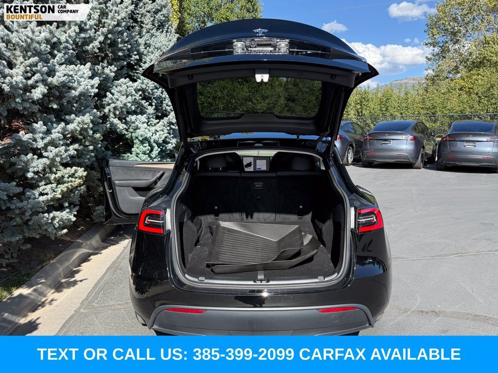 Used 2023 Tesla Model Y Long Range AWD/4WD image 28