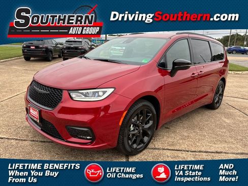 New 2026 Chrysler Pacifica Select w/ S Appearance Package image 1