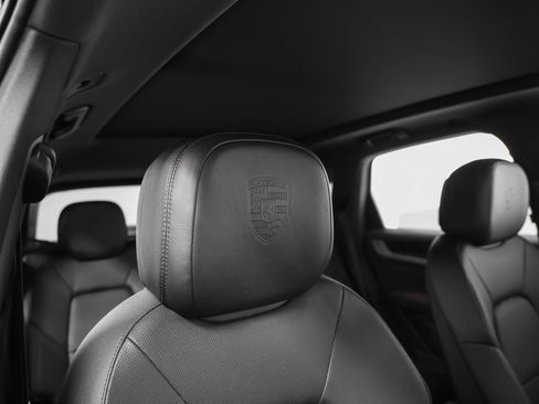 New 2026 Porsche Cayenne S image 24