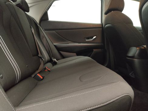 Used 2025 Hyundai Elantra SEL FWD image 19