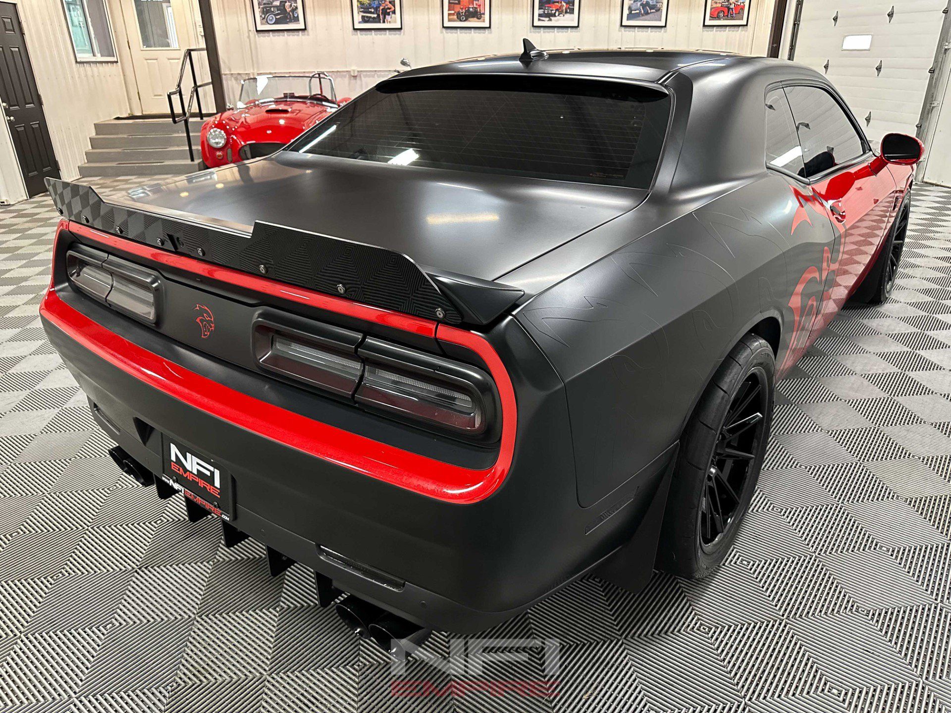 Used 2016 Dodge Challenger SRT Hellcat RWD image 8
