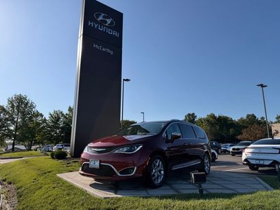 Used 2017 Chrysler Pacifica Limited