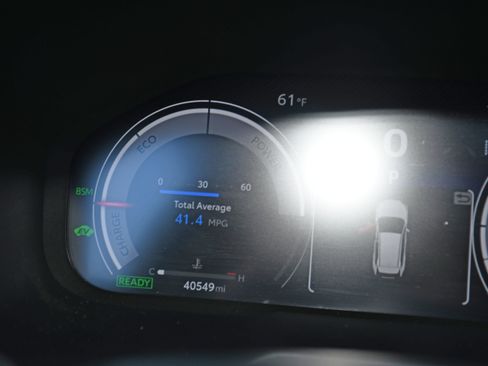 Used 2024 Toyota RAV4 Limited image 15