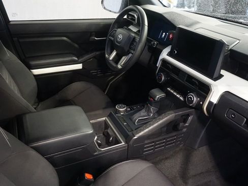 Used 2024 Toyota Tacoma TRD Off-Road AWD/4WD image 25