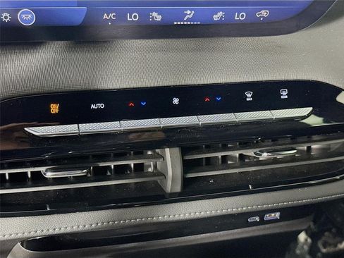 Certified 2025 Buick Enclave Sport Touring w/ Power Package FWD image 17