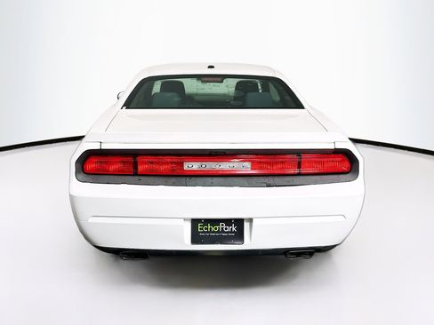 Used 2011 Dodge Challenger RWD image 7