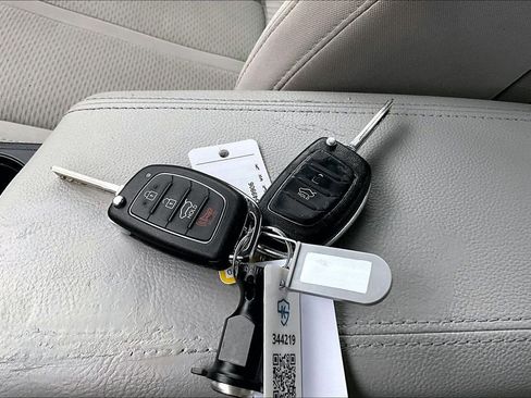 Used 2016 Hyundai Sonata SE FWD image 35