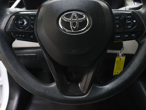 Used 2022 Toyota Corolla LE FWD image 18