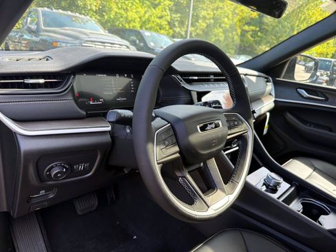 New 2027 Jeep Grand Cherokee Limited AWD/4WD image 7