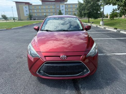 Used 2019 Toyota Yaris LE FWD image 5