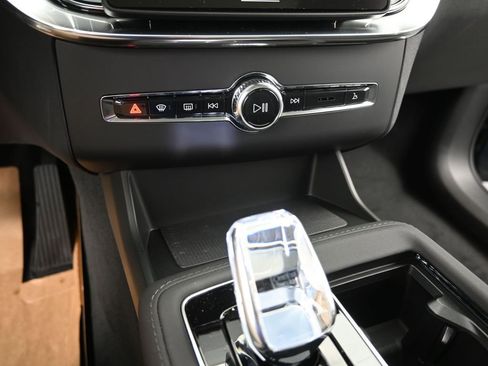 New 2026 Volvo XC90 B5 Core AWD/4WD image 23