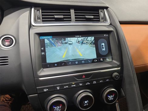 Used 2020 Jaguar E-PACE SE image 23