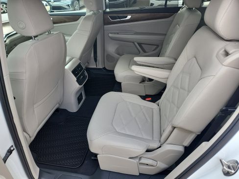 New 2026 Volkswagen Atlas SE image 13