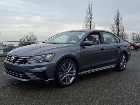 Used 2018 Volkswagen Passat 2.0T R-Line image 3