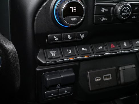 Used 2021 Chevrolet Silverado 3500 LTZ w/ LTZ Premium Package image 31