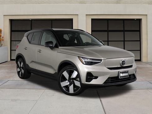 Certified 2023 Volvo XC40 Recharge Ultimate image 32