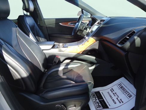 Used 2019 Lincoln Nautilus Reserve image 30