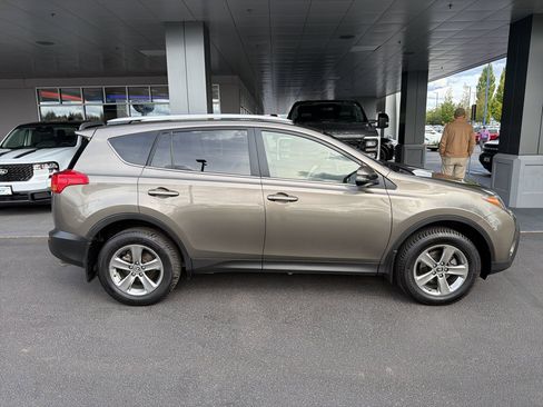 Used 2015 Toyota RAV4 XLE AWD/4WD image 7