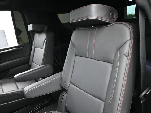 Used 2026 Chevrolet Suburban RST w/ Comfort Package RWD image 40