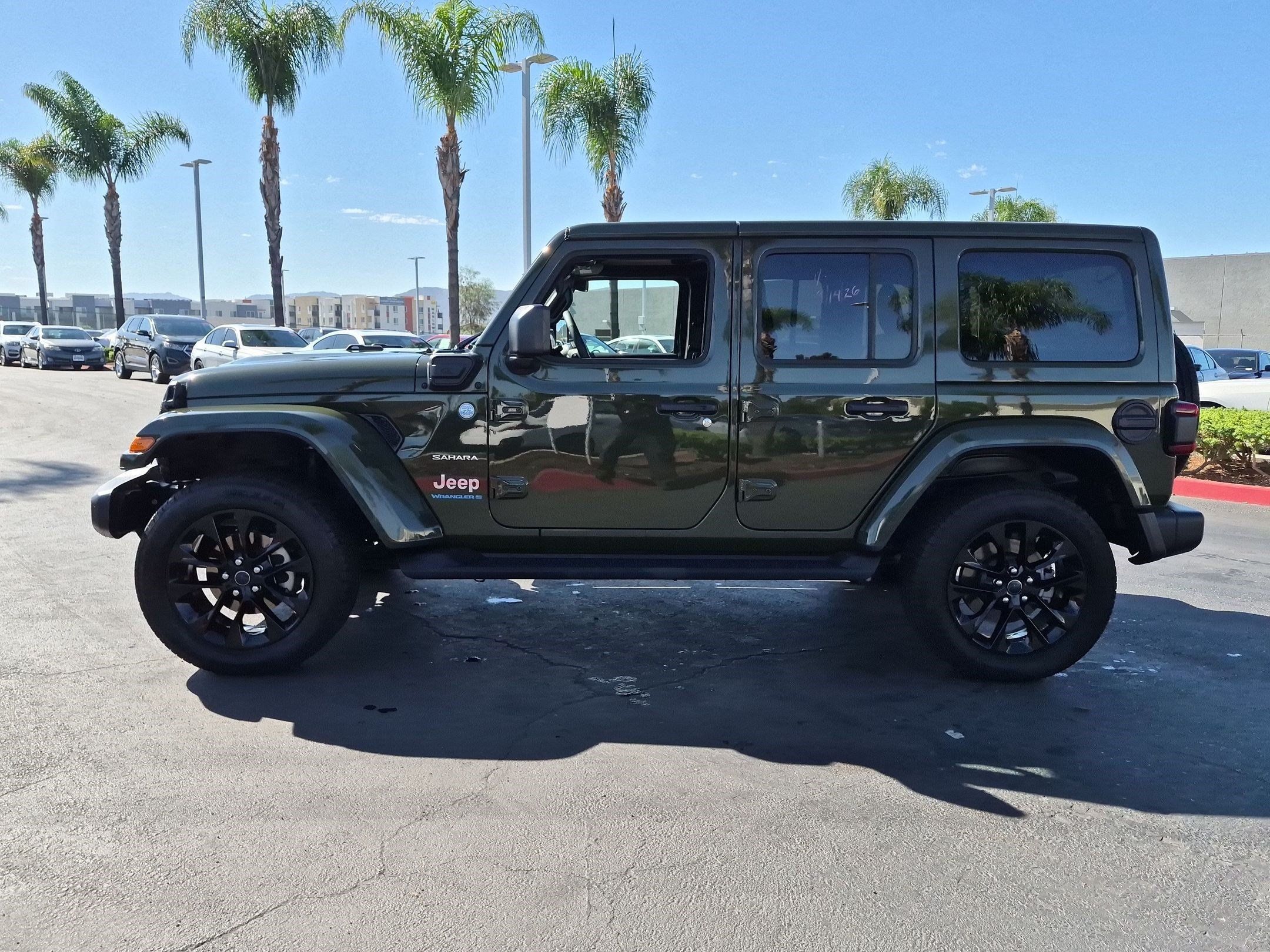 Used 2024 Jeep Wrangler Unlimited Sahara w/ Safety Group AWD/4WD image 7