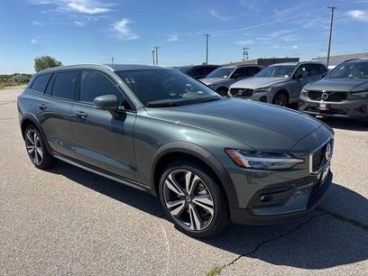New 2026 Volvo V60 B5 Cross Country Plus w/ Protection Package Premier