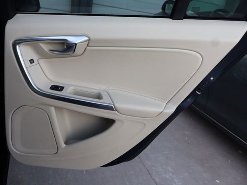 Used 2013 Volvo S60 T5 image 25