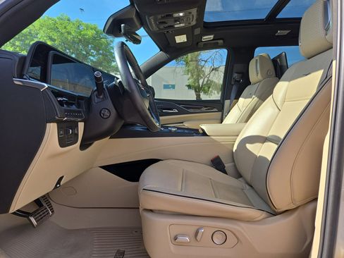 Certified 2024 Cadillac Escalade Premium Luxury w/ Performance Package AWD/4WD image 16
