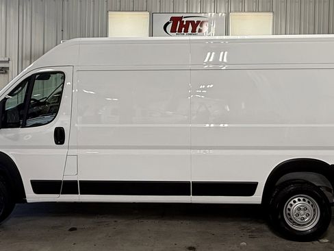 Used 2025 RAM ProMaster 2500 w/ Convenience Group image 13