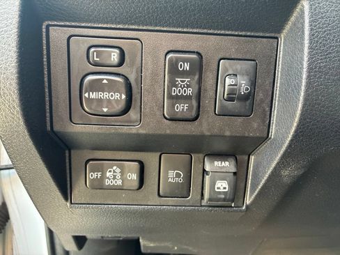Used 2019 Toyota Tundra SR5 RWD image 9