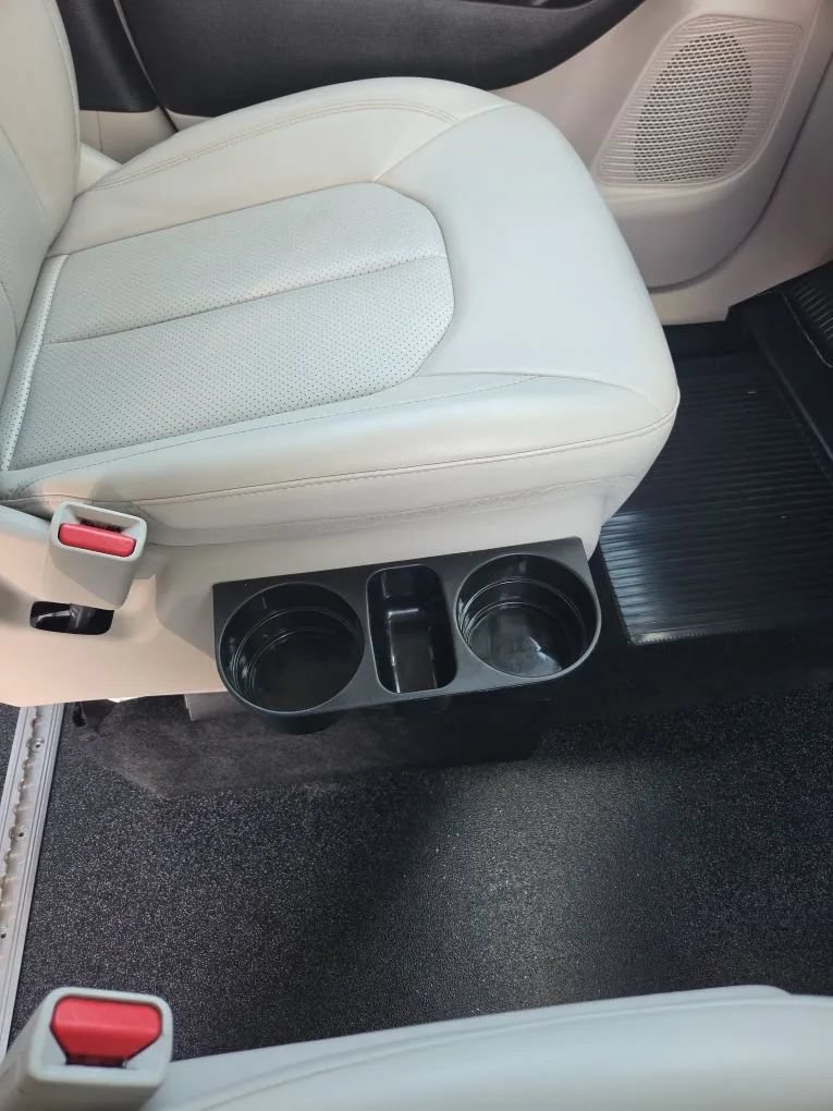 Used 2021 Chrysler Voyager Lxi FWD image 33