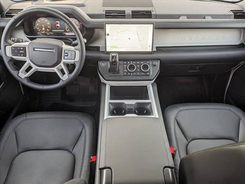 Used 2025 Land Rover Defender 110 X-Dynamic SE AWD/4WD image 16