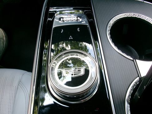 Used 2024 Cadillac Lyriq Sport AWD/4WD image 31